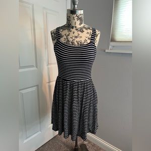 Cute striped Lily Rose dress from Kohls sz medium
